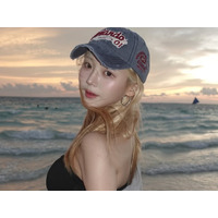 韓国の金髪チアガール、美スタイル際立つ“ピタT”ショットでファンの視線強奪「可愛すぎて涙が止まらない」【PHOTO】 画像