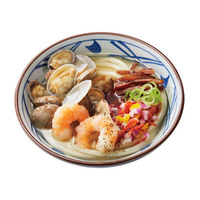 丸亀製麺、冷たいのど越しがたまらない「冷たーい旨塩うどん」など夏メニュー3種8日より販売 画像