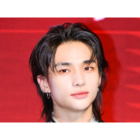 「存在がアート」Stray Kids・ヒョンジン、洒落た私服でドイツの街を散策！ビールを堪能する姿も【PHOTO】 画像