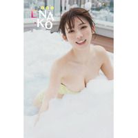 えなこ、泡風呂で美バスト見せるセクシーショット！“少年誌では初”のスイートルームグラビアに挑戦 画像