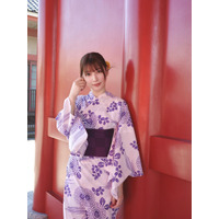 雪平莉左、神社での“浴衣美人ショット”にファン「似合い過ぎる」「浴衣姿最強すぎ！」 画像