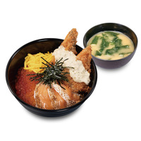 松のや＆すし松コラボ、“フライ”も“寿司”も両方楽しめる「サーモンいくら丼」8月6日より発売 画像