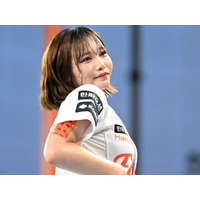 ほぼ丸見えの美脚に目が行く…韓国プロ野球の日本人チア、大胆ホットパンツ衣装でファンの視線強奪【PHOTO】 画像