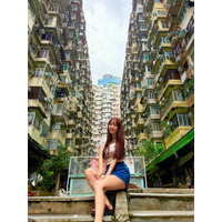 「香港最高」元NMB48・白間美瑠、香港で美脚映えるオフショット 画像