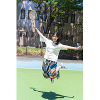 日向坂46・小坂菜緒、3年ぶりにB.L.T.表紙ソロ登場！“こさかなと遊ぼう！”テーマで大はしゃぎ 画像