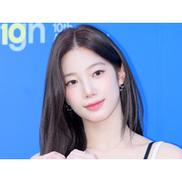 LE SSERAFIM・カズハ、海辺で輝く“夏の女神”ビジュアルにファンうっとり「素敵すぎる」【PHOTO】 画像