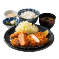 秋鮭の柔らかくジューシーな旨み！とんかつ神楽坂さくら、「北海道産秋鮭フライ」を9月3日から販売 画像