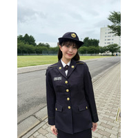榎本ゆいな、陸上自衛隊の制服姿が可愛すぎる！レアな迷彩服ショットも 画像