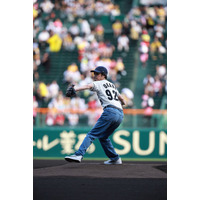 朝ドラ『ばけばけ』岡部たかし、ファーストピッチで「頭の中が真っ白に」 画像