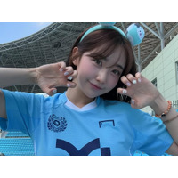 韓国サッカーチア、“へそピ”に目が行く腹チラSHOTにファン悶絶！健康的なクビレに反響多数【PHOTO】 画像