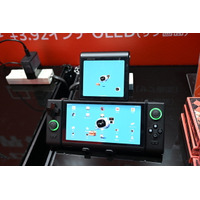 変態すぎるAndroid携帯ゲーム機がTGS2025会場に！！変形構造で２画面OLED 画像