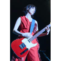 のん、全国ツアー完走を報告！真っ赤なパンツルックでファン魅了 画像
