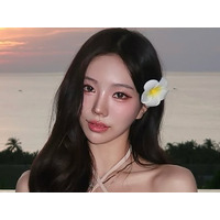 圧巻のド迫力ボリューム！“aespa・カリナ似”の韓国モデル、ピンクのスイムウェアで沖縄の海に降臨【PHOTO】 画像