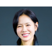 『愛の不時着』女優ソン・イェジン、ショートヘアにイメチェン！日本のコンビニソックス着用も【PHOTO】 画像