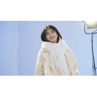 出口夏希、「メルティーキッス」イメージキャラクターに就任！ホワイトコーデで冬の透明感を表現 画像