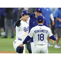 「主人公はもちろん、“野球の神”オオタニ」韓国紙も衝撃！大谷翔平2HR＆9出塁に興奮隠せず 画像