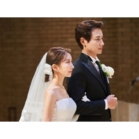 “推し”だった14歳年上の韓国俳優と結婚した日本人妻、娘とおそろいコスプレ姿披露！「微笑ましい母娘」 画像