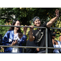 「ドジャースの冬はまだ熱い」大谷翔平は“3連覇”宣言！熱狂の世界一パレードに韓国紙も反応 画像