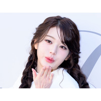 IVE・ウォニョン、投げキッスで純白の冬の女神に！異次元のスタイル引き立つコーデに注目【独自写真】 画像