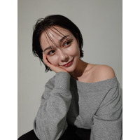 村重杏奈、“人生初”の髪の短さ！新ヘアスタイルが「大人っぽい」「似合ってる」と話題に 画像