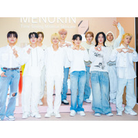 TREASURE、爽やかオーラ全開！清涼感あふれる“ホワイトルック”でイベントに登場【PHOTO】 画像