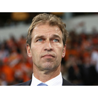 韓国代表の日韓ワールドカップ4強に貢献、Jリーグで指揮も…ピム・ファーベークさんがこの世を去って6年 画像