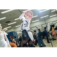 メリハリあるヒップに黒ストッキングの美脚はまさにリアル「鷹嶺ルイ」！鍛えた体幹が可能にするポージングも必見【写真9枚】 画像