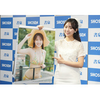 豊田ルナ、新作カレンダーのお気に入りは南国フルーツ柄の‟夏娘”ビキニカット！ 画像