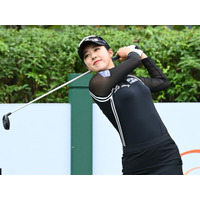 韓国24歳ゴルファー、美脚あらわなミニスカ制服で大はしゃぎ！現役高校生と見紛うキュートさにファンも虜【PHOTO】 画像