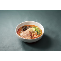 海老やパクチー、チーズなど全13種のトッピングが楽しめる！デニーズ、マーラータンメンを17日より発売 画像