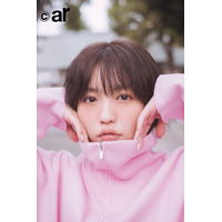 大原優乃、可愛すぎるタートルネック姿！『ar』連載で松陰神社をめぐる 画像