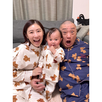 元AKB48・西野未姫、夫・山本圭壱＆娘と“お揃いパジャマ”の家族ショット公開！ 画像