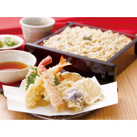 家族亭、サクサクの“本ズワイガニ”天ぷらが楽しめる「年越しそば」を本日より販売開始 画像