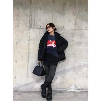 内田理央、珍しくミニスカ！オタT着こなす私服コーデ披露 画像