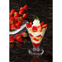 いちごの“パフェ”から“パイ・ア・ラ・モード”まで！ロイヤルホスト、国産イチゴが堪能できるデザートを15日より販売 画像