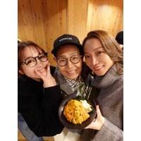 加藤茶＆綾菜夫妻と鈴木奈々、初競り“3500万円”の高級ウニを堪能！ 画像