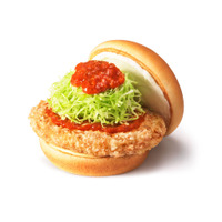 にんにくの香りが食欲そそる！モスバーガー、「ガーリックトマトのとり竜田バーガー」28日に新発売 画像