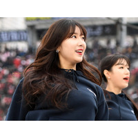 反則級の下半身がタイトウェアでクッキリ…人気チアリーダーのアン・ジヒョンがマラソン参加 画像