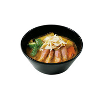 ココイチ、燻製の風味ふわりと香る「厚切りベーコンとスモークチーズのスープカレー」2月1日より販売！ 画像