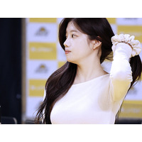 思わず見てしまうボリューム感…サロンオーナーの顔も持つ韓国チア、試合前の一瞬を激写 画像