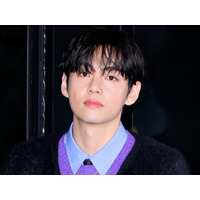 BTS・V、日本の美容整形医が「国宝級イケメン」と絶賛！キュートとハンサムの完璧な調和に注目 画像