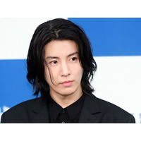 綾瀬はるかとの熱愛説でも話題になった韓国俳優、“王子様キャラ”は生まれつきではなく「母の教育方針」 画像