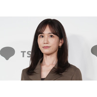 前田敦子、最新写真集でヒップや背中を大胆披露…露出には抵抗なくむしろ「楽しくて」！？ 画像