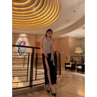 久間田琳加、深すぎるスリットに視線集中！銀座フレンチで魅せた大人の色気 画像