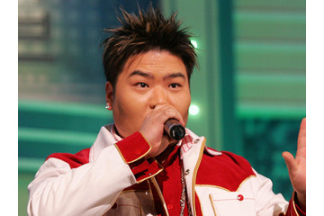 過去にはAI復元も…急性心筋梗塞でこの世を去った韓国男女混成グループのリーダー、17周忌 画像