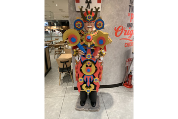 KFC、今年のGWも「武者カーネル」を展示！限定ステッカーがもらえる塗り絵キャンペーンも実施 画像