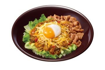 すき家、28日より「スパイシーキーマカレー丼」販売！鶏・豚・大豆ミート使用で食べ応え抜群 画像