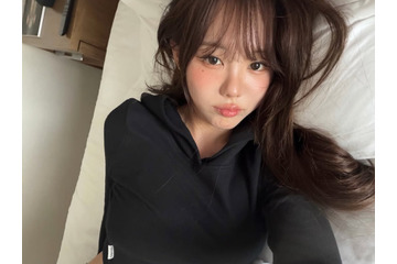 “デカさ”際立つインナーファッションで街角に！本当に2児の母？韓国インフルエンサーの近況が話題 画像