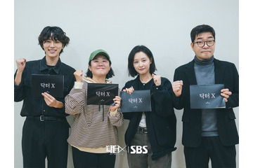 『ドクターX』韓国リメイク版、キム・ジウォンら豪華キャストの台本読み現場公開！10月に韓国放送スタート 画像