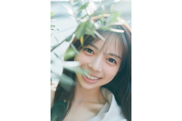 乃木坂46・長嶋凛桜が6期生グラビア企画「Nogizaka Colors」第6弾に登場！ 画像